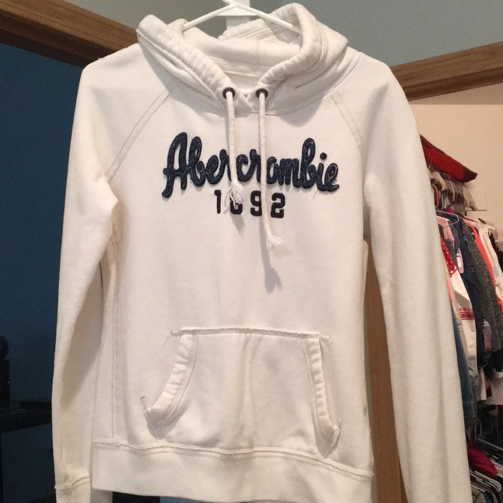 White, hooded Abercrombie and Fitch sweatshirt.
